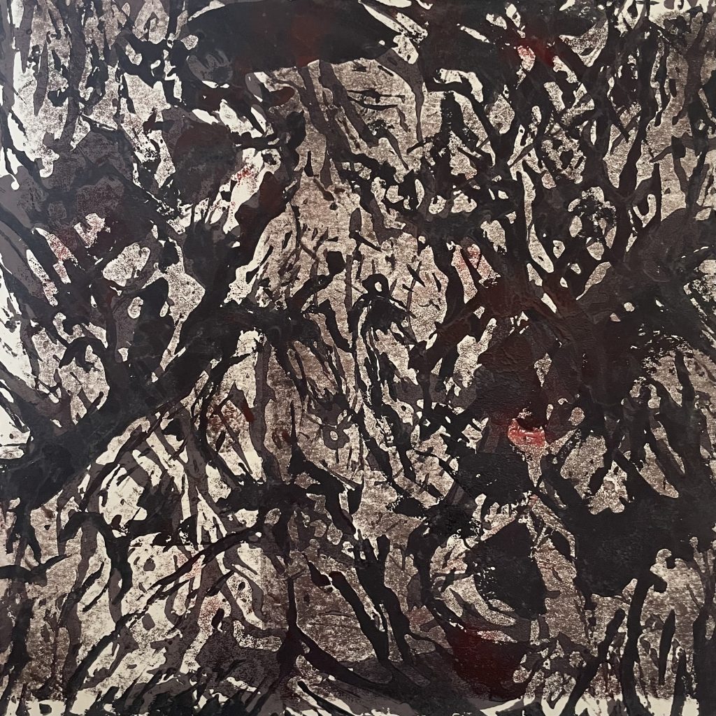 Linolschnitt, braune Äste, brauner Hintergrund, rote Flecken
